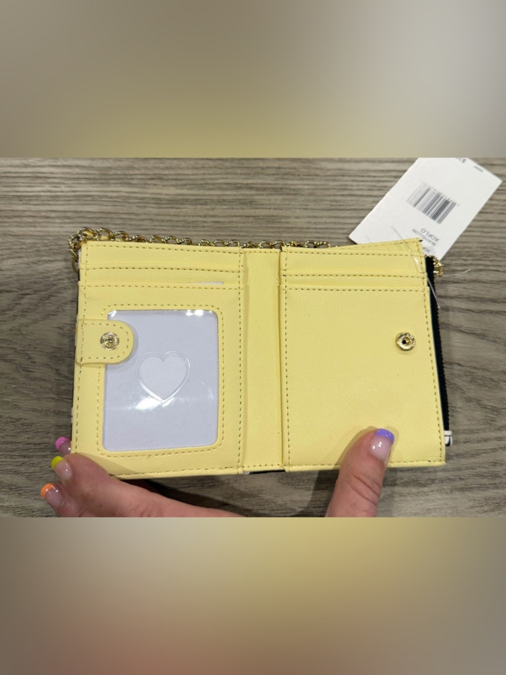 Betsey Johnson NWT Black Daisy Print Wallet with Yellow Trim - Picture 3 of 4